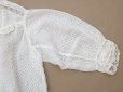 画像3: 1900年頃 アンティーク ベビー用 ブラウスドット刺繍のコットンファブリック  (3)