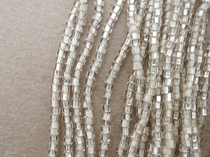 画像4: アンティーク カット入り クリア＆シルバー シードビーズ ガラスビーズ 31〜34g 1cm=6粒