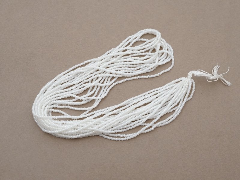 画像3: アンティーク 極小 パールホワイトのシードビーズ 1cm=9粒 20〜25g