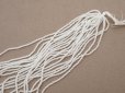 画像2: アンティーク 極小 パールホワイトのシードビーズ 1cm=9粒 20〜25g (2)