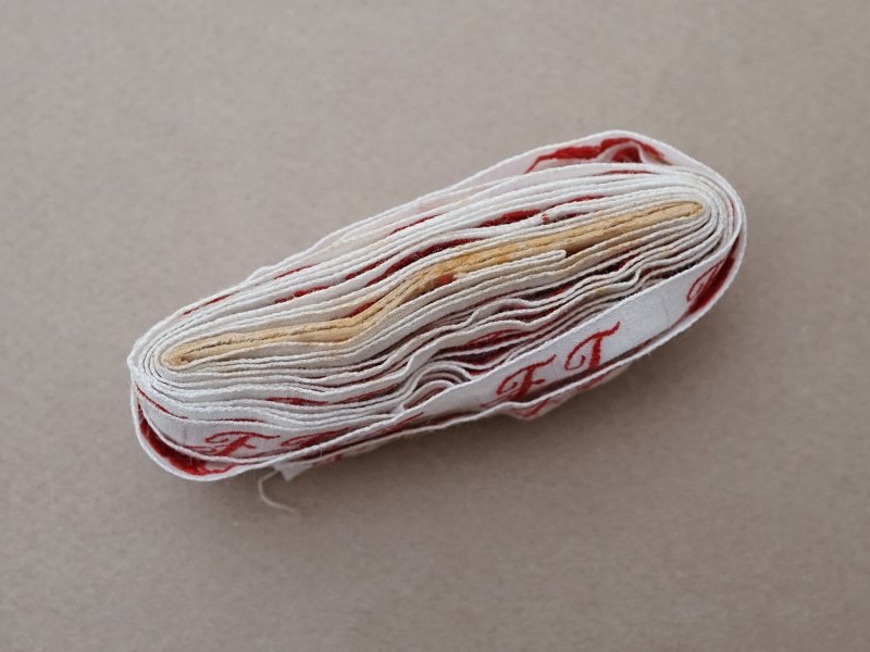 画像4: アンティーク 幅広 イニシャルテープ【FT】約3.5m ボルドー