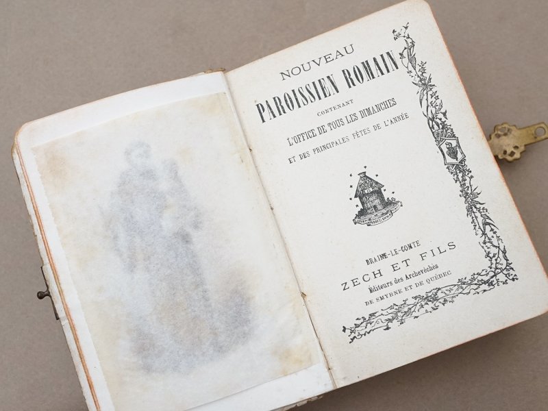 画像8: ＊蚤の市＊ 1901年 ミサ典書 薔薇のブーケ＆クロス 聖書 