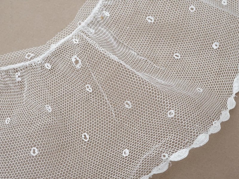 画像6: アンティーク 幅広 フリルレース 2.5m オフホワイト ドット刺繍入り チュールレース  幅11.5cm 