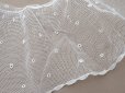 画像9: アンティーク 幅広 フリルレース 2.45m オフホワイト ドット刺繍入り チュールレース  幅11.5cm  (9)