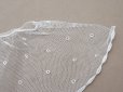画像12: アンティーク 幅広 フリルレース 2.45m オフホワイト ドット刺繍入り チュールレース  幅11.5cm  (12)