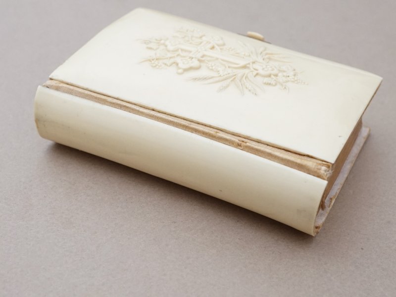 画像4: ＊蚤の市＊ 1889年 ミサ典書 クロス＆葡萄の木＆麦の穂 聖書 