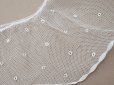 画像8: アンティーク 幅広 フリルレース 2.5m オフホワイト ドット刺繍入り チュールレース  幅11.5cm  (8)
