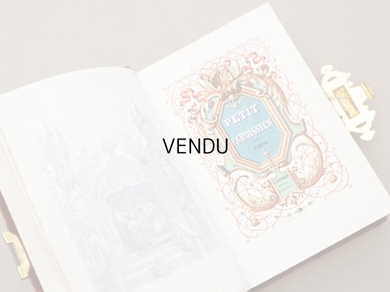 画像11:  アンティーク ミサ典書 ブラウンのベルベット 聖母マリアと幼いキリストのモチーフ付 四葉のクローバーの押し花入り