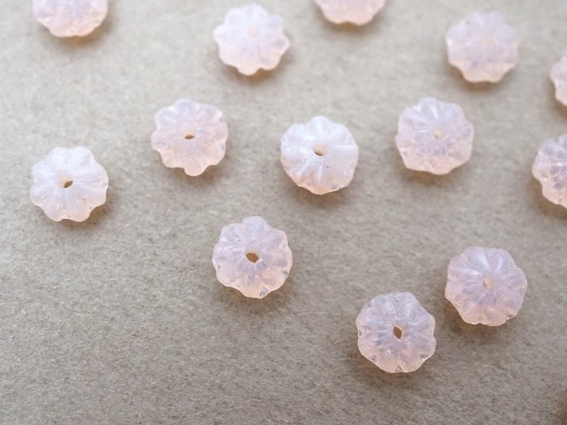 画像4: アンティーク ガラス製 ビーズ 花型 ピンクオパール色 6mm 約50ピースのセット
