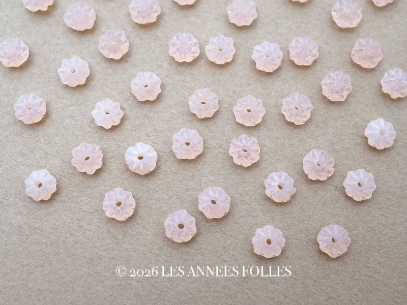 画像1: アンティーク ガラス製 ビーズ 花型 ピンクオパール色 6mm 約50ピースのセット