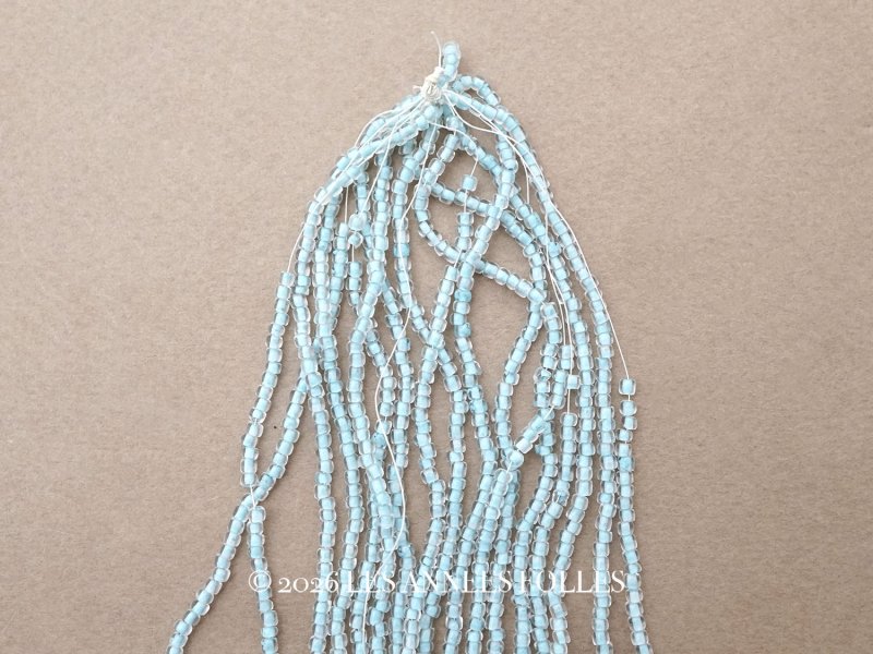 画像1: アンティーク シードビーズ クリア＆パウダーブルー ガラスビーズ 63g