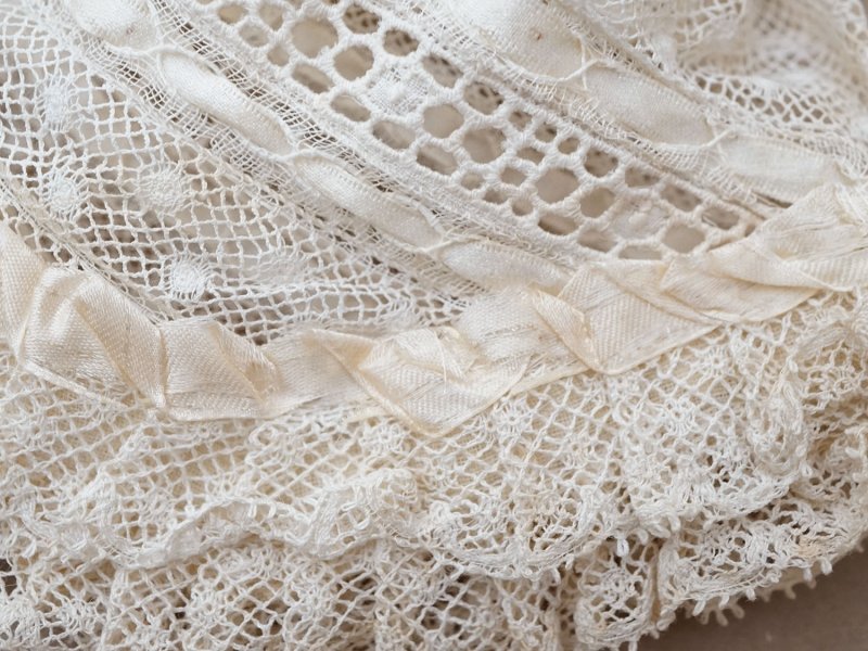 画像2: ＊蚤の市＊アンティーク ベビーボネ レース＆シルクリボン