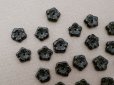 画像3: アンティーク ガラス製 ビーズ 花型 黒 8mm 約20ピースのセット (3)
