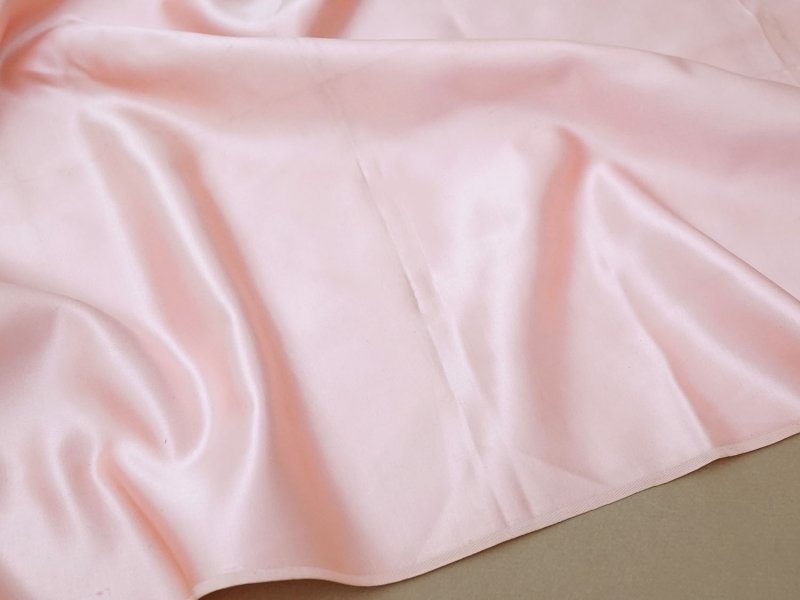 画像2: 19世紀末 アンティーク シルクサテン ファブリック ベビーピンク 生地 53×99cm