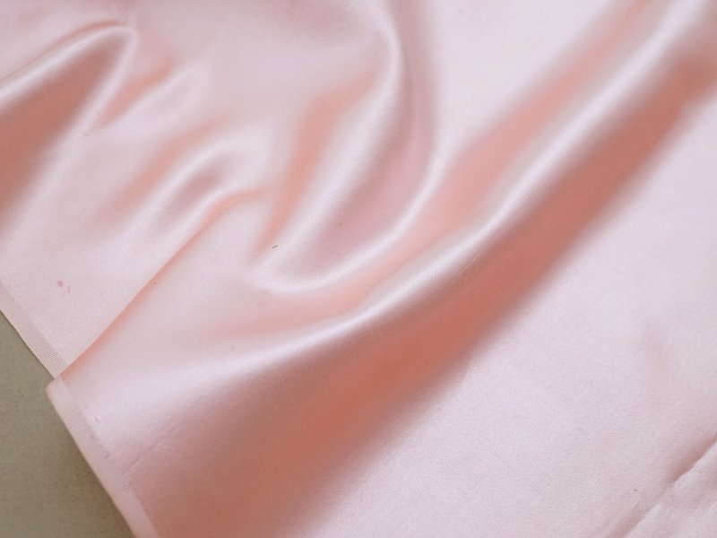 画像4: 19世紀末 アンティーク シルクサテン ファブリック ベビーピンク 生地 53×99cm