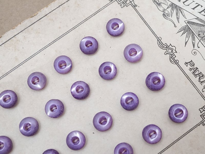 画像2: アンティーク マザーオブパール製 極小 ボタン 6.5mm 24ピース シェルボタン ラヴェンダー色
