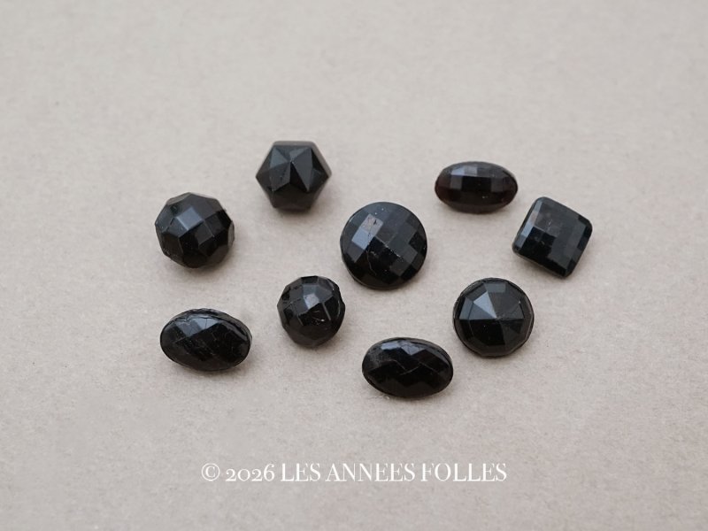 画像1: アンティーク フレンチジェットのボタン 8.5〜11mm 9ピースのセット黒 ガラスボタン