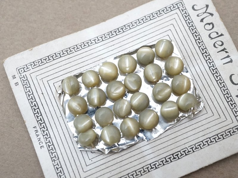 画像7: アンティーク マザーオブパール製 極小 ボタン 5mm 24ピース シェルボタン 枯草色 (淡いカーキ)