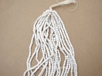 アンティーク グレイッシュホワイト シードビーズ  ガラス製 31〜35g