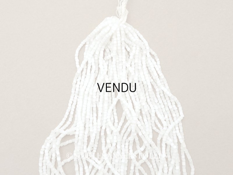 画像1: アンティーク ガラス製 サティネビーズ オフホワイト 57g 1cm=5.5粒 