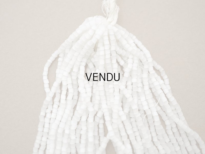 画像2: アンティーク ガラス製 サティネビーズ オフホワイト 57g 1cm=5.5粒 