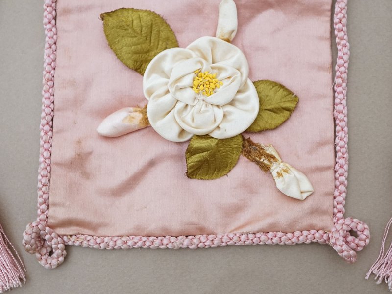 画像6: アンティーク ロココモチーフ付 シルク製 お菓子袋 オモニエール オールドローズ 