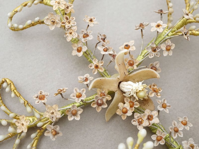 画像4: ＊蚤の市＊19世紀末 アンティーク クロス型 ワックスフラワーのブーケ 結婚式 ウェディング