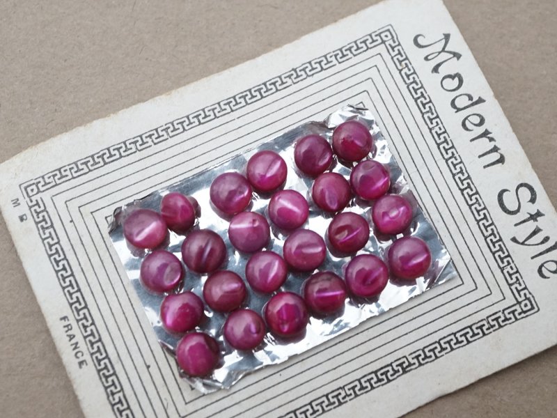 画像3: アンティーク マザーオブパール製 極小 ボタン 5mm 24ピース シェルボタン ボルドー