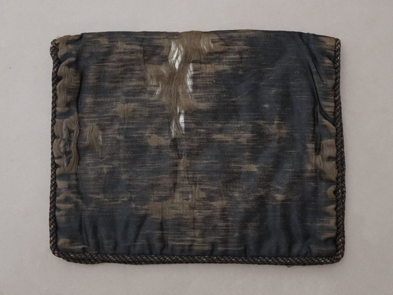 画像3: 19世紀 アンティーク シルク製 ハンキーケース モノグラム＆花刺繍 黒 ポシェット