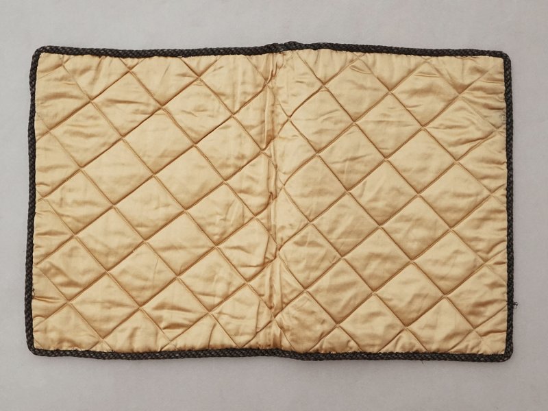 画像4: 19世紀 アンティーク シルク製 ハンキーケース モノグラム＆花刺繍 黒 ポシェット