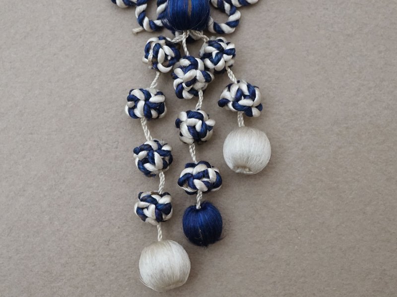 画像3: 19世紀末 アンティーク シルク製 小さなタッセル ネイビーブルー＆オフホワイト ポンポン パスマントリー 