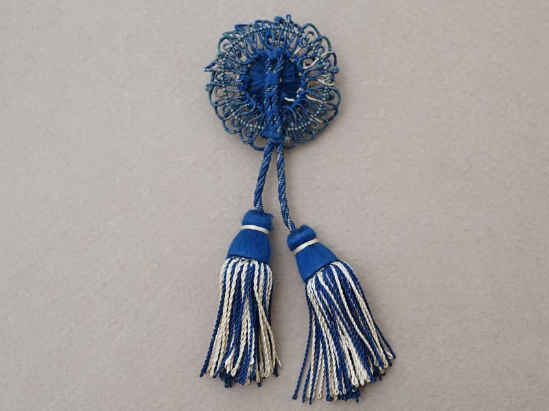画像5: 19世紀末 アンティーク 小さなタッセル ネイビーブルー＆エクリュ ポンポン パスマントリー 