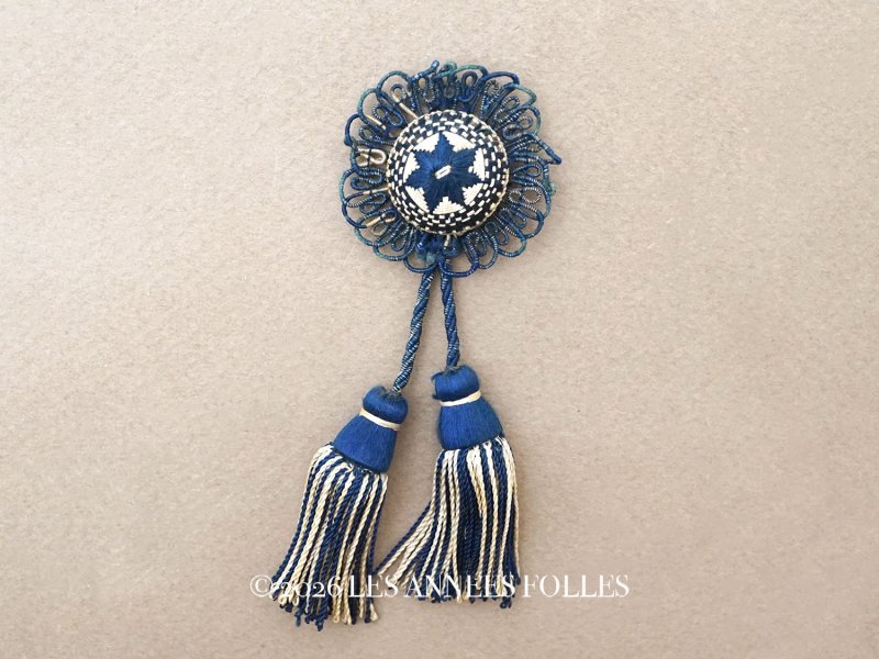 画像1: 19世紀末 アンティーク 小さなタッセル ネイビーブルー＆エクリュ ポンポン パスマントリー 