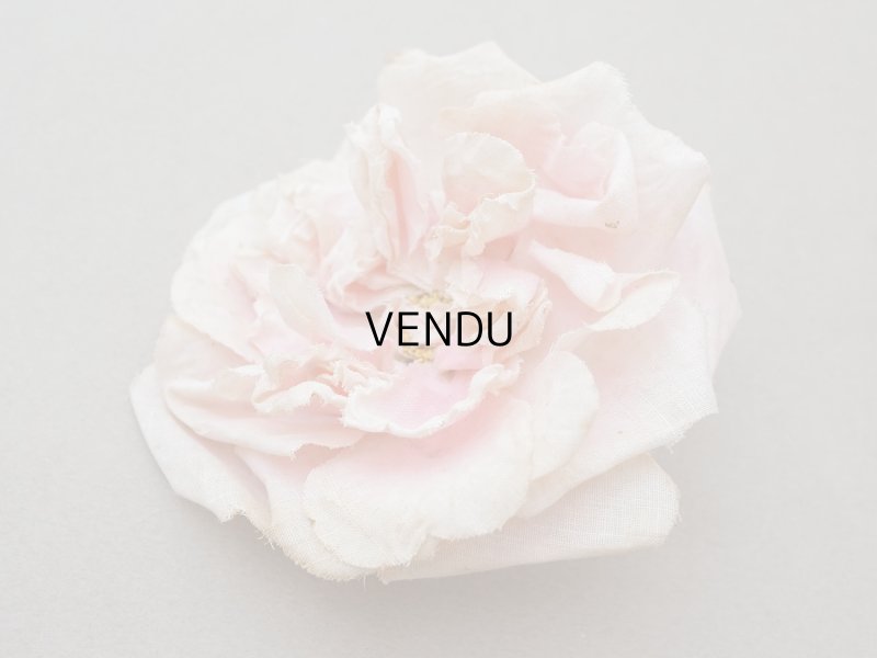 画像3: 1900年頃 アンティーク薔薇の布花 パウダーピンク クウォーターロゼット咲き