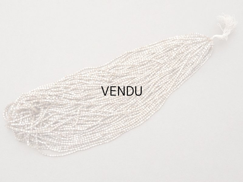 画像2: アンティーク ガラス製 サティネビーズ ライトブラウン 69〜81g