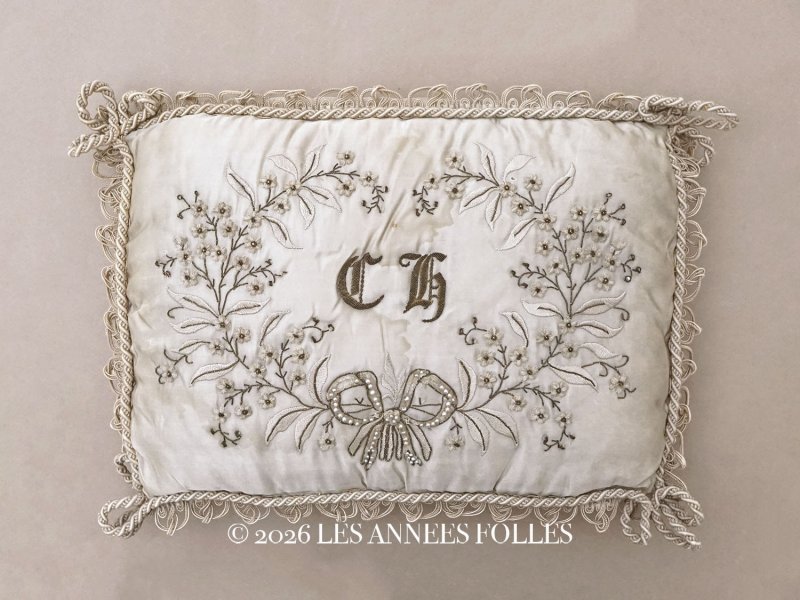 画像1: 19世紀 アンティーク シルク製 ポシェット リボン＆花のリース【CH】ハンキーケース 