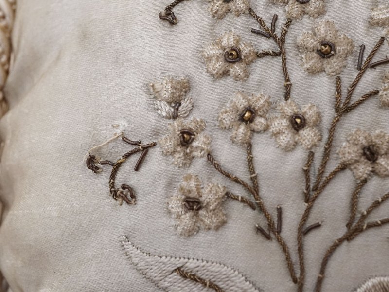 画像7: 19世紀 アンティーク シルク製 ポシェット リボン＆花のリース【CH】ハンキーケース 