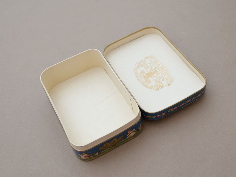 画像5: アンティーク 『ショコラ・フランソワ・ マルキ』のお菓子箱  LES FRISONS DE F.MARQUIS - CHOCOLAT FRANCOIS MARQUIS PARIS -