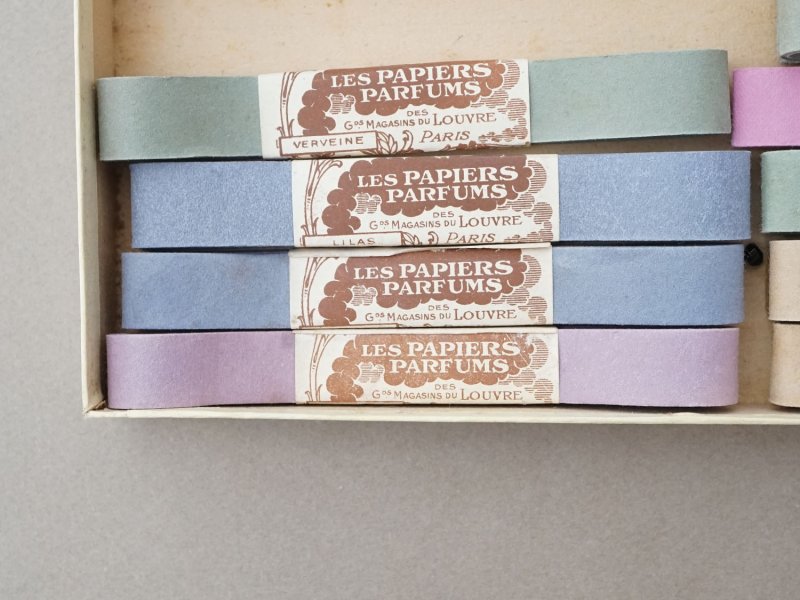 画像4: 1900年頃 アンティーク ルーブル百貨店の香り紙 LES PAPIERS PATFUMS - GRANDS MAGASINS DU LOUVRE PARIS -
