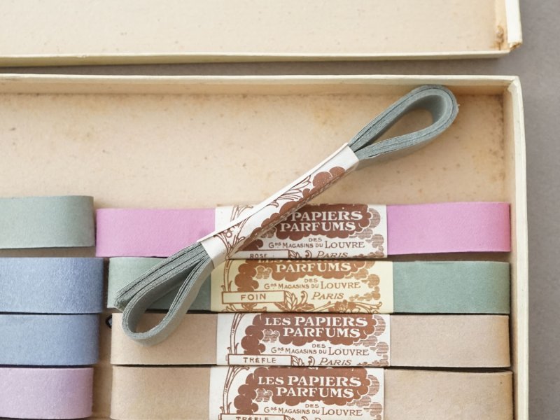 画像6: 1900年頃 アンティーク ルーブル百貨店の香り紙 LES PAPIERS PATFUMS - GRANDS MAGASINS DU LOUVRE PARIS -