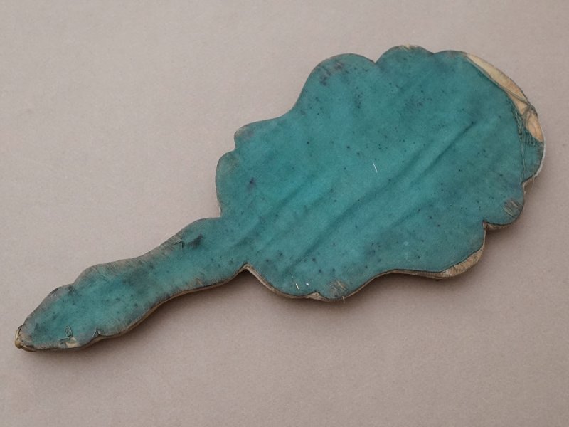 画像9: ＊蚤の市＊19世紀 アンティーク 天使＆ロカイユ装飾の手鏡 ブラウンのベルベット