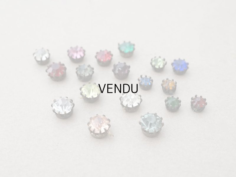 画像2: 19世紀末 アンティーク グラスストーン 18ピースのセット ラインストーン