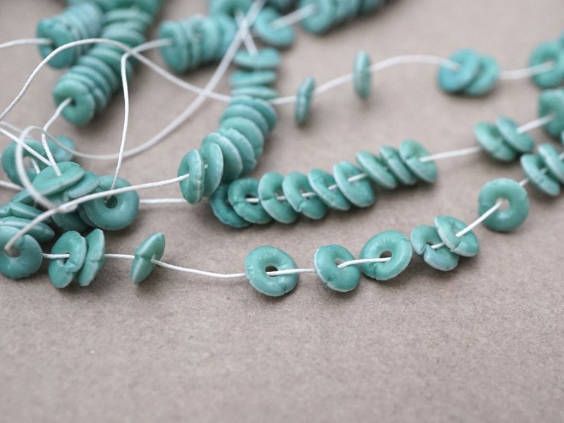 画像2: アンティーク ゼラチン製 スフレ スパンコール アンティークグリーン 4mm 約2400ピース COL 05