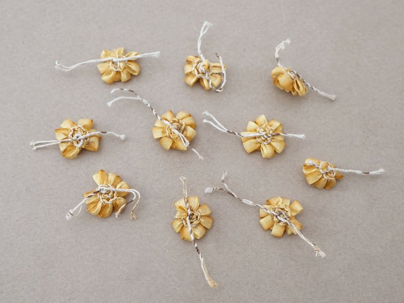 画像3: アンティーク シルク製 ロココモチーフ ワイヤー付 10点セット キャメルイエロー