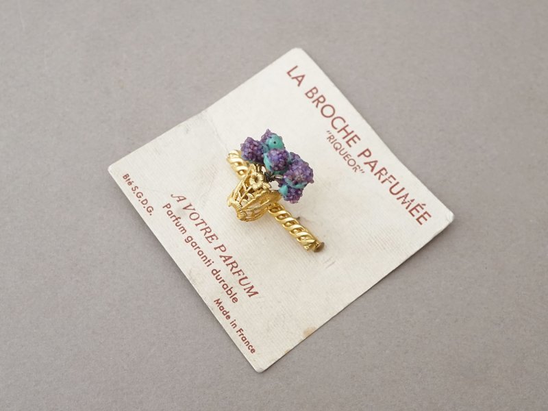 画像2: アンティーク 香り付き 花かごのブローチ LA BROCHE PARFUMEE