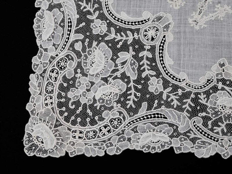 画像15: アンティーク ポワンドローズ  結婚式のハンカチ 【MV】イニシャル刺繍入り 【ポワン・ド・ローズ】　【ポワン・ド・ガーズ】 