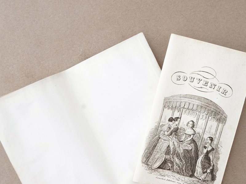 画像9: 19世紀 舞踏会の手帳 ペンシル付 モノグラム入りメダイヨン  カルネ・ド・バル 