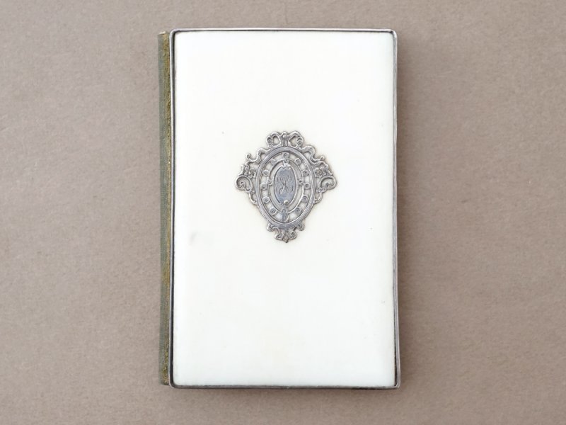 画像2: 19世紀 舞踏会の手帳 ペンシル付 モノグラム入りメダイヨン  カルネ・ド・バル 