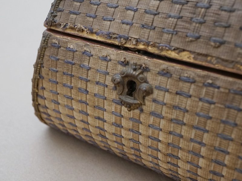 画像7: ＊蚤の市＊19世紀 アンティーク ナポレオン3世時代 パニエ型　お菓子箱 ハンドル & 鍵穴付き チョコレートボックス 木箱 