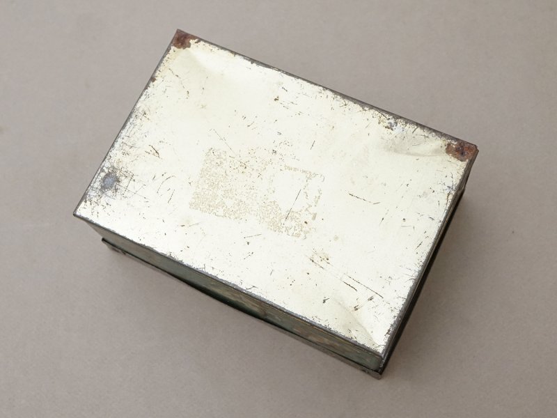 画像6: 19世紀 アンティーク 子猫たち ラングドシャのメタル缶 LANGUES DE CHAT- MAISON MATHE -